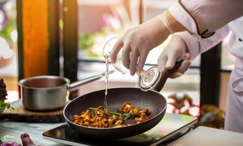 Почему не стоит готовить еду на газовой плите